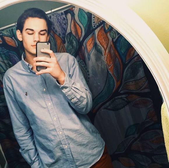 Profile Picture of Nathan James (@nathanjamess) on Poshmark