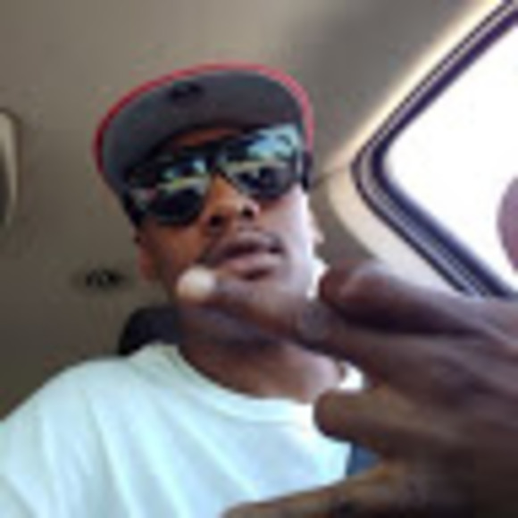 Profile Picture of Thatboychub Flightteam (@thatboychub254) on Poshmark