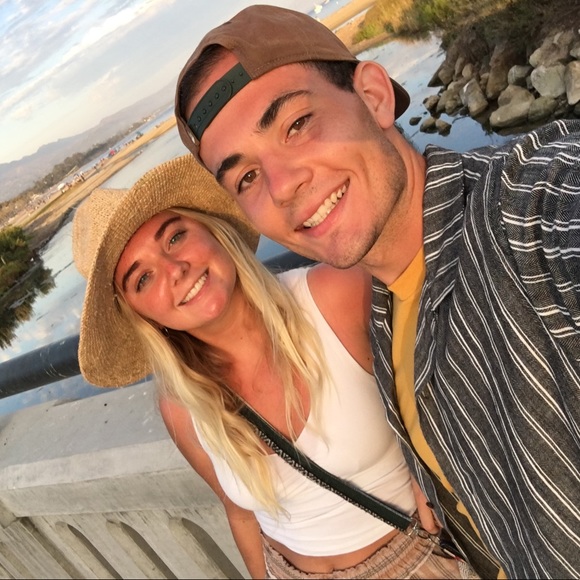 Profile Picture of Brent Thomas (@brentthomas9702) on Poshmark