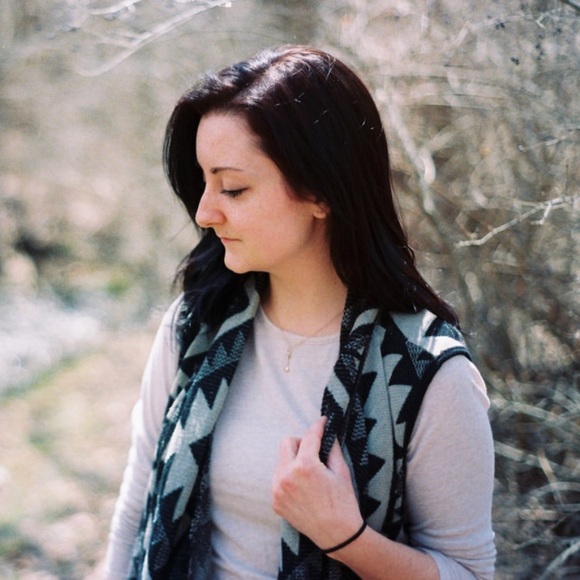 Profile Picture of Christi Stringer (@christistringer) on Poshmark