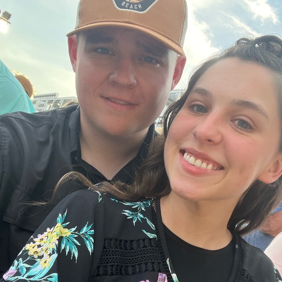 Natalie Blackledge - Poshmark Profile Picture of Natalie Blackledge (@drakesbaby1) on Poshmark