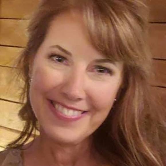 Profile Picture of Melanie Erwin (@merwin) on Poshmark