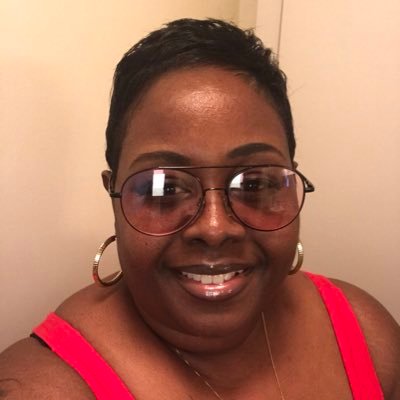 Profile Picture of Rosalyn Russell (@RosalynRussell1) on Twitter