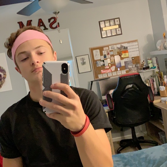 Profile Picture of Sam Sklar (@samsklar) on Poshmark