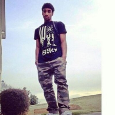 Profile Picture of Chris Anderton (@sneeaksforweeks) on Twitter