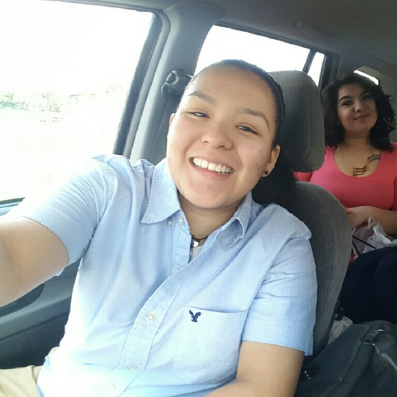 Profile Picture of Brittney Ramirez (@brittney8115) on Poshmark