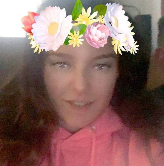 Profile Picture of Nicole Breting (@nicolebreting) on Poshmark