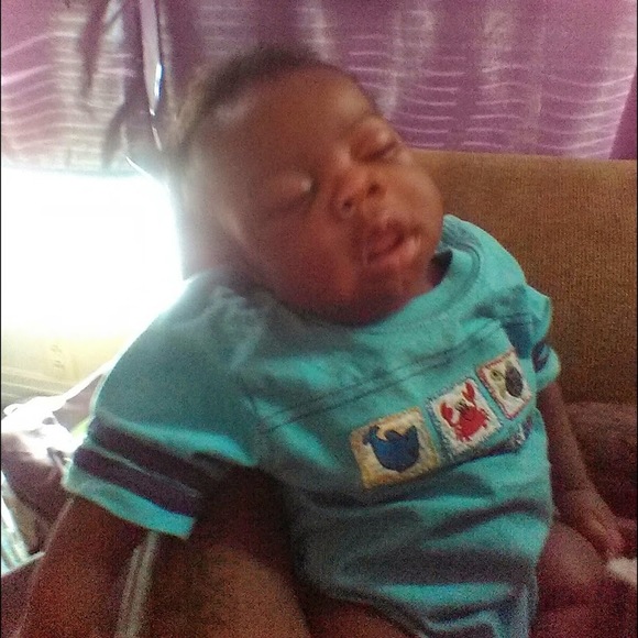 Profile Picture of Sharessia Mcgaughy (@sharessia_m) on Poshmark