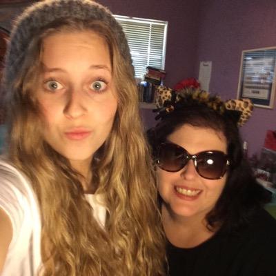 Profile Picture of Dori Holmes (@dori_holmes) on Twitter