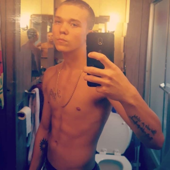 Profile Picture of Kyle Byrne (@kylebyrne38) on Poshmark