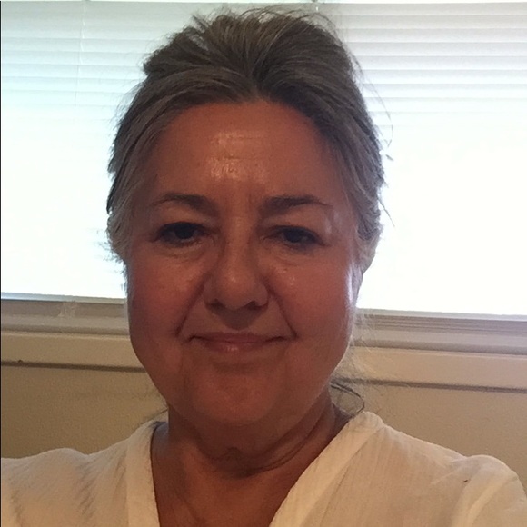 Profile Picture of Alice Summers (@alicejsummers) on Poshmark