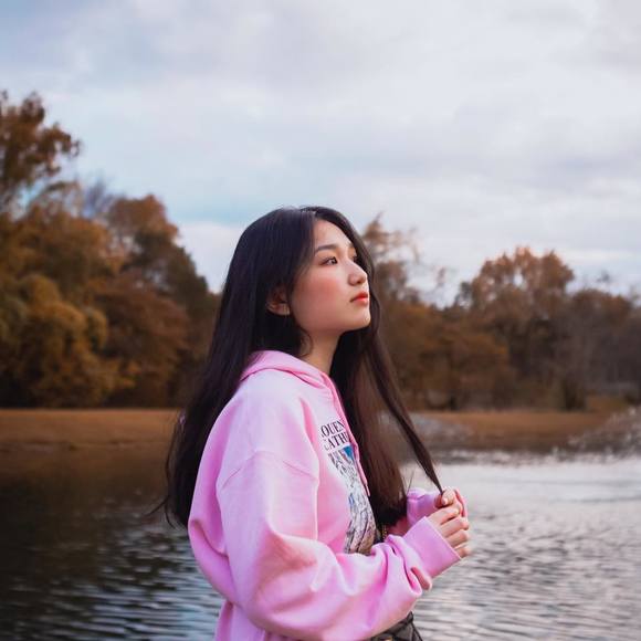 Profile Picture of Nguyen viet Quynh y (@yurikowilliam) on Poshmark
