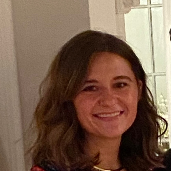 Profile Picture of Heather Mueller (@hlmueller) on Poshmark