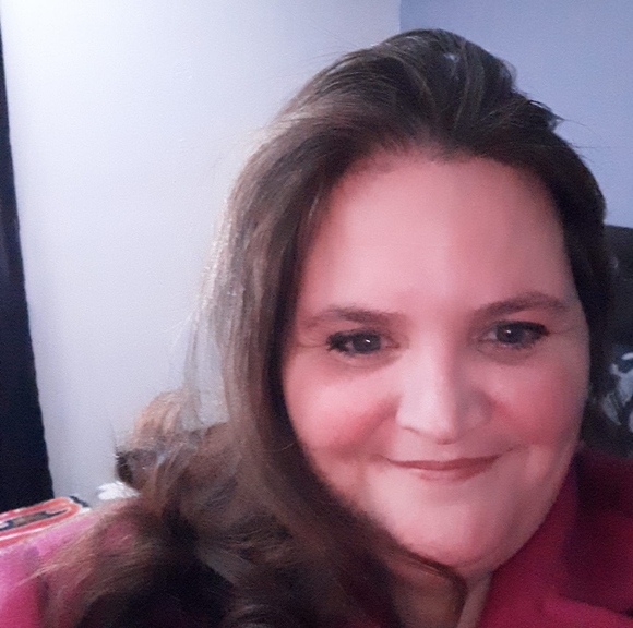 Profile Picture of Michelle l. Yerkey (@yerkeym16) on Poshmark