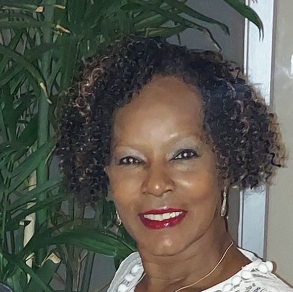 Profile Picture of Deborah Lafayette (@dlafayette2200) on Poshmark