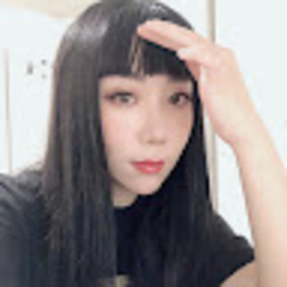 Profile Picture of Sun Likes cats (@nocturnesun0308) on Poshmark