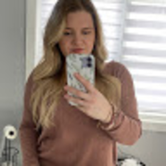 Profile Picture of Michaela Millette (@millette96m) on Poshmark