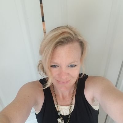 Profile Photo of HEATHER BURRIS (@HEATHER86480027) on Twitter