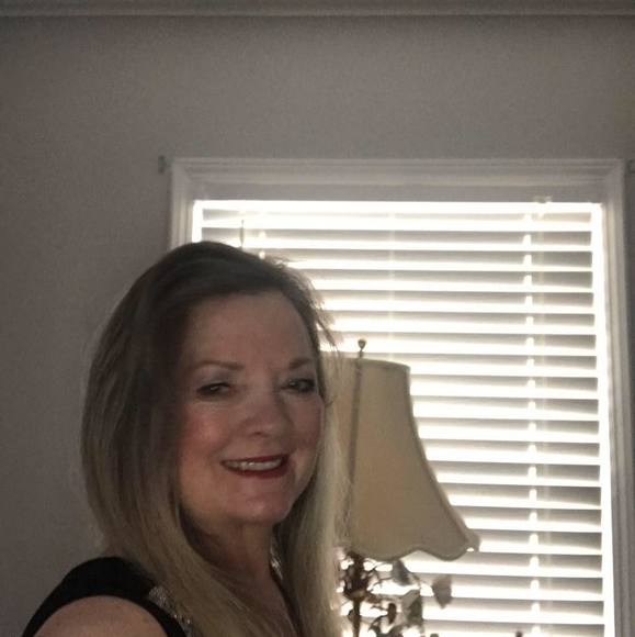 Profile Picture of Virginia Owensby (@virginia1957) on Poshmark