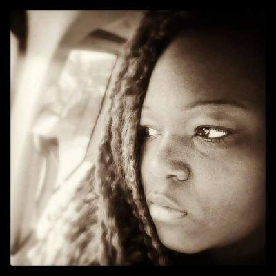 Profile Picture of TaraLara (@TaraLara90) on Twitter