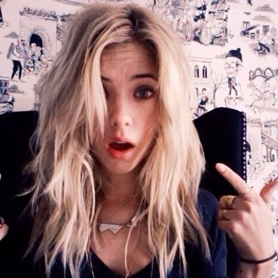 Profile Picture of Holly Scott (@AdorableHippieH) on Twitter