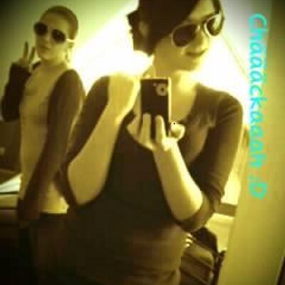 Profile Picture of Julia Bayer (@Juloeh) on Twitter