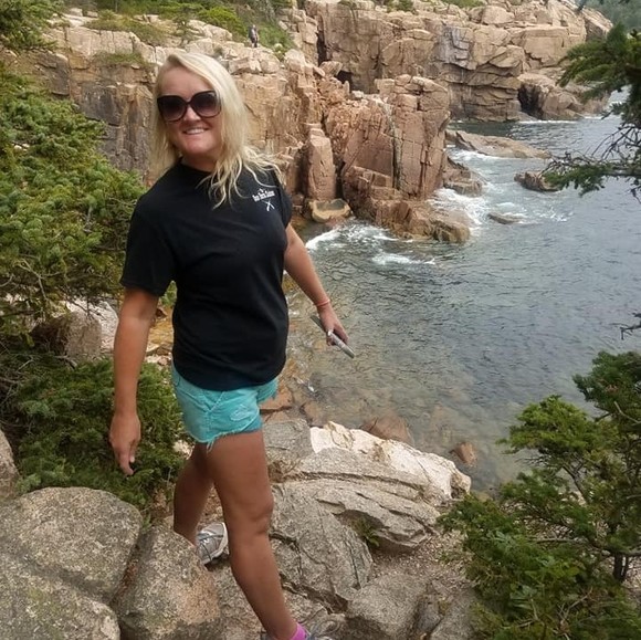 Profile Picture of Becca Boruff (@beccaboruff) on Poshmark