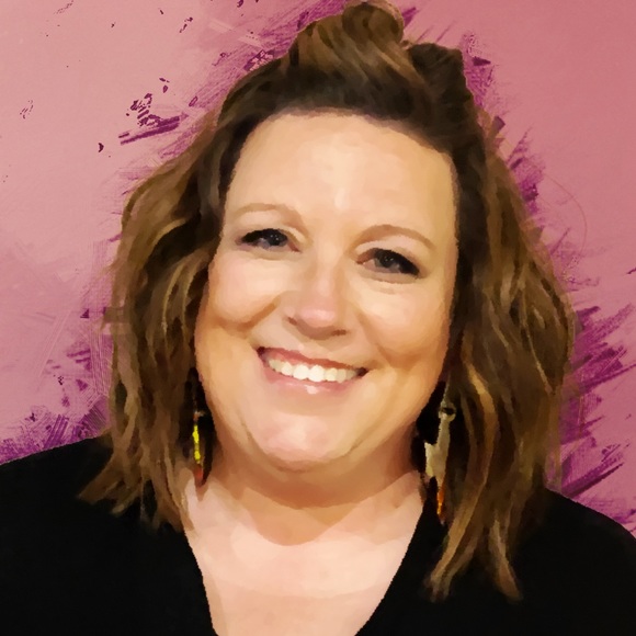 Profile Picture of Vanessa Bednorz (@vanessabednorz) on Poshmark