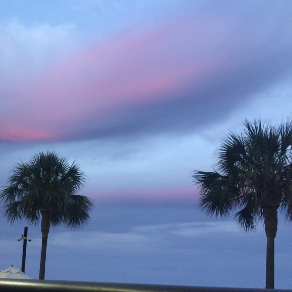 Profile Picture of Danelle Klebon (@dklebon76) on Poshmark