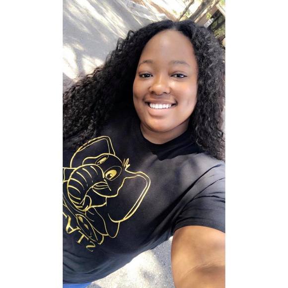 Profile Picture of Briana Singletary (@mz_dimplz) on Poshmark