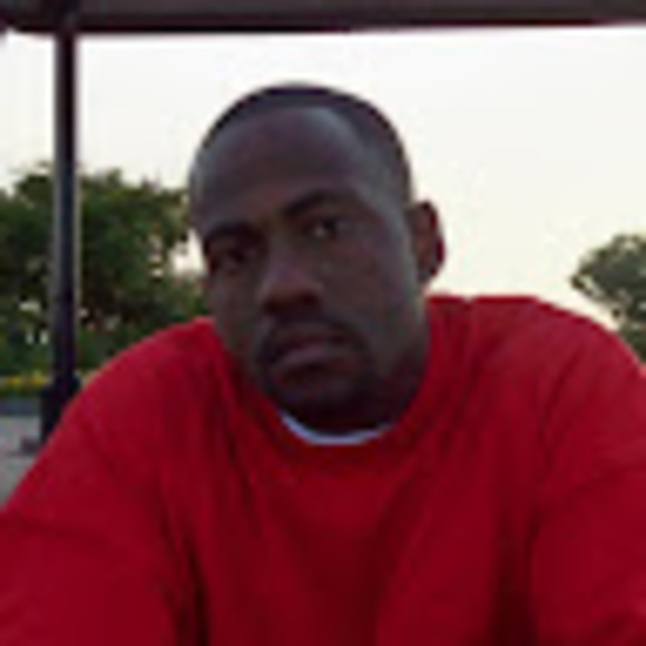 Profile Picture of Brian Ruffin (@bruff225) on Poshmark