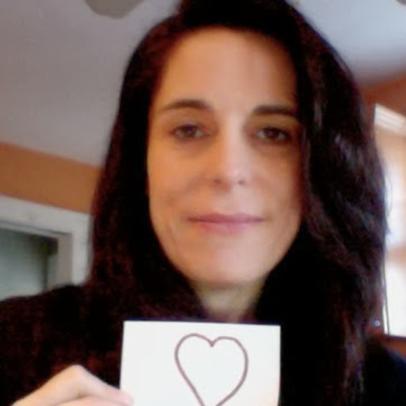 Profile Picture of Paula Quinlan (@pquinlan41) on Poshmark