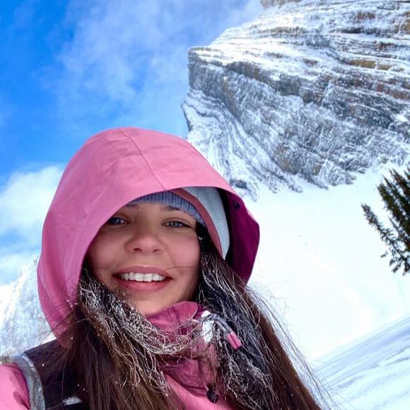 Profile Picture of Cassie Stewart (@cassiestewar132) on Poshmark