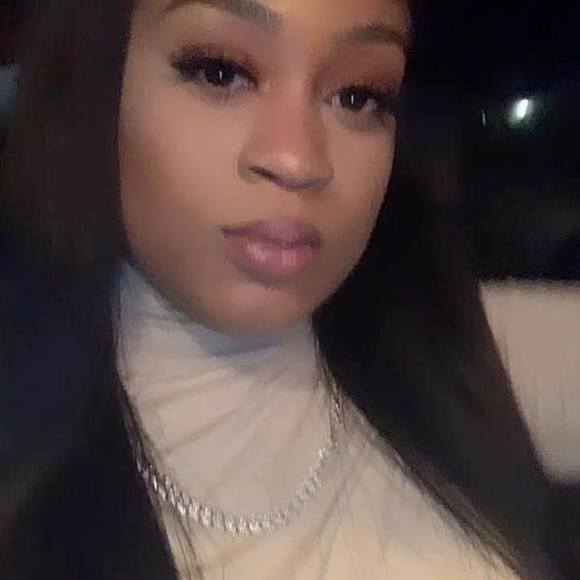 Profile Picture of Titanna Brown (@nashay17) on Poshmark