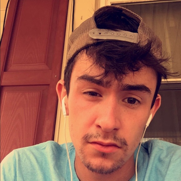 Profile Picture of Chad Sharpe (@chadsharpe) on Poshmark