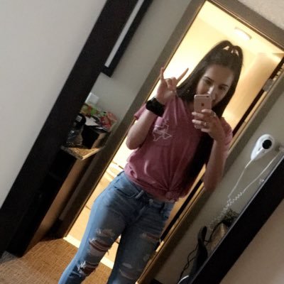 Profile Picture of Isabel Diaz (@Isabel_Diaz3) on Twitter