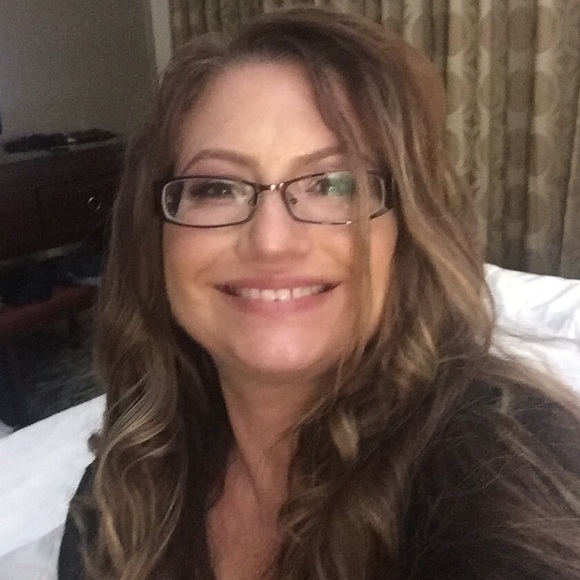 Profile Picture of Sheri Wright (@wrightsk13) on Poshmark