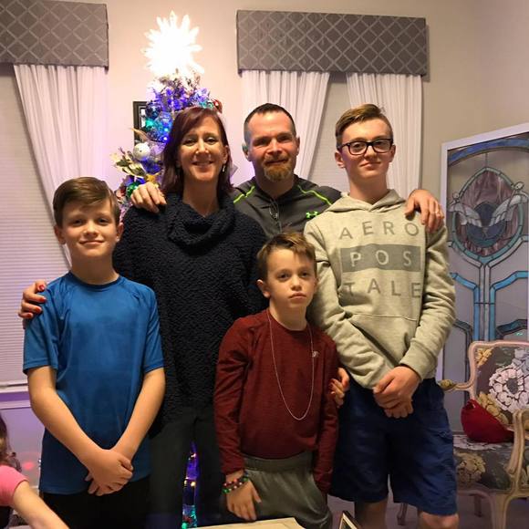 Charlie n' jen Lazich - Poshmark Profile Picture of Charlie n' jen Lazich (@cjlazich) on Poshmark