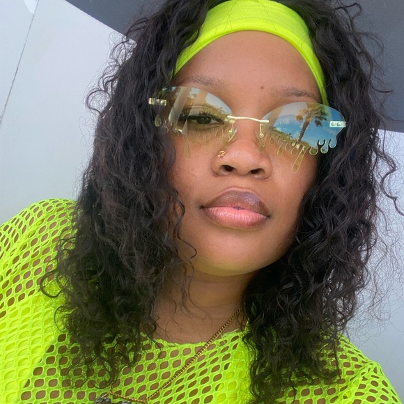 Profile Picture of Timasjha Debritto (@timasjhad) on Poshmark