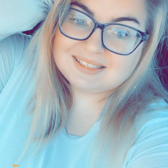 Profile Picture of Brianne Hayes (@brianne_hayes) on Poshmark