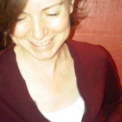 Profile Picture of Lynn Henry (@liveswithbooks) on Twitter