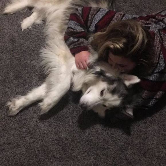 Profile Picture of Felicity Salchert (@freakingpetals) on Poshmark