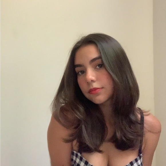 Zvezda Boutique - Poshmark Profile Picture of Zvezda Boutique (@abaca877) on Poshmark