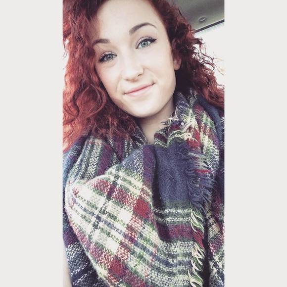 Profile Picture of Hailey Hudson (@hudsonhailey435) on Poshmark