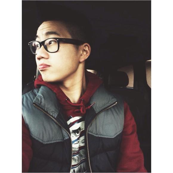 Profile Picture of Anthony Chiu (@chiueee) on Poshmark