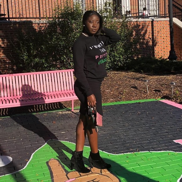 Profile Picture of Keia Jones (@keia_j) on Poshmark