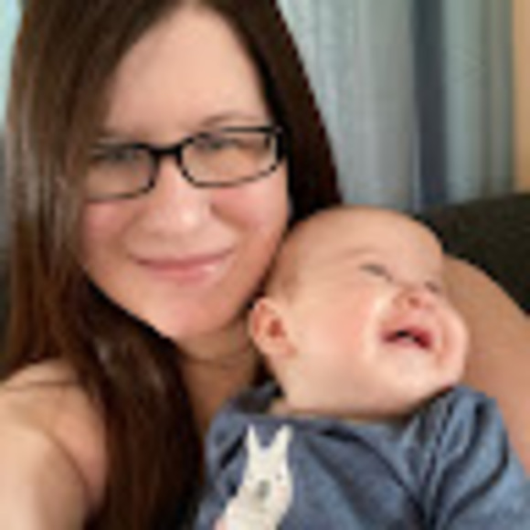 Profile Picture of Paige Sarpolis (@paigek031590) on Poshmark