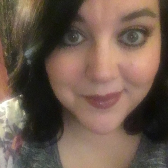 Profile Picture of Emily Hynek (@eehynek) on Poshmark