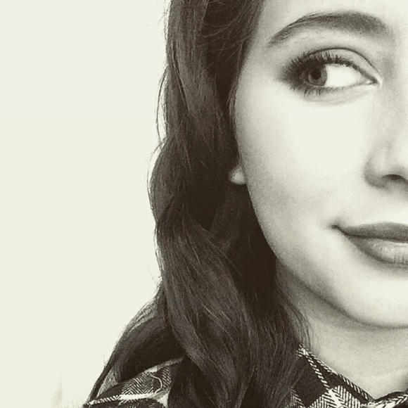 Profile Picture of Amanda Nicolle (@amanda_nicolle) on Poshmark