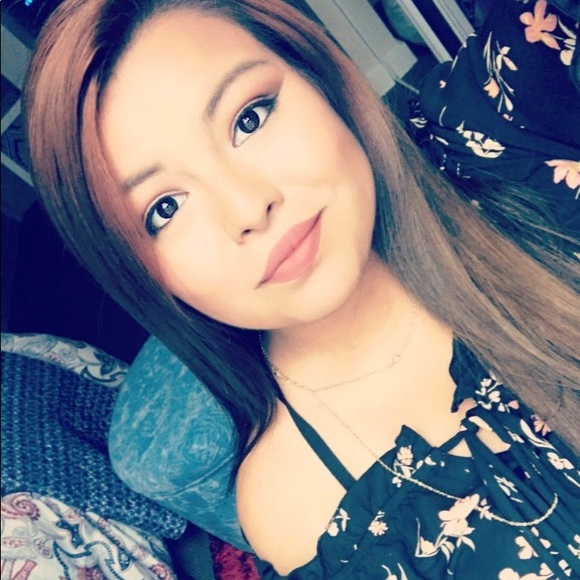 Profile Picture of Crystal Serrano (@crystalk311) on Poshmark